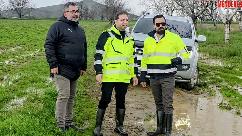 Tire'de sel incelemesinden zor anlar: Başkan gazeteciyi kurtardı