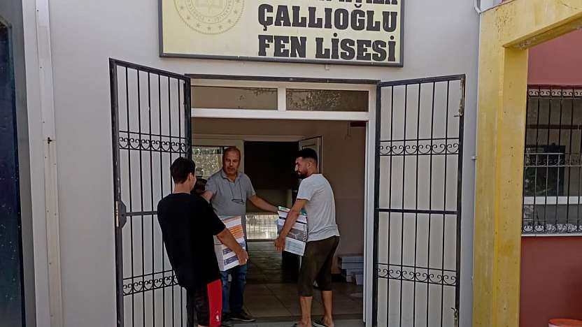 Tire'de Ücretsiz Ders Kitaplarının Dağıtımı Sürüyor
