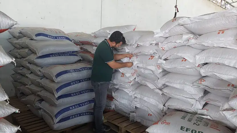 Tire'de Yem Bayilerine Denetim: Üretim Yerlerinden Numune Alındı
