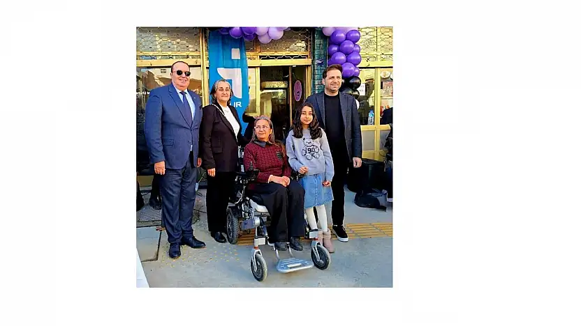 TİREDE'DE BİR İLK: TERZİ VE KAFE BİR ARADA