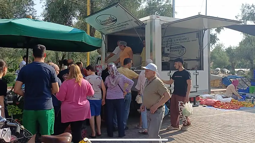 TÜRKMEN MAHALLESİNDEN PERŞEMBE PAZARINDA AŞURE HAYRI