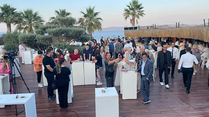 TV9 Lansman Gecesi İzmir Mordoğan Ayı Balığı Beach Club'ta Kutlandı