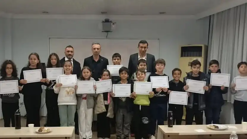 YILDIZLAR ZEYBEK EKİBİ ÖDÜLLE TAÇLANDI