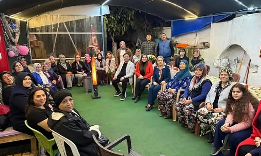 AK Parti İzmir Kadın Kolları İl Başkanı Emel Dalkıran Tire'de kadın çiftçilerle buluştu