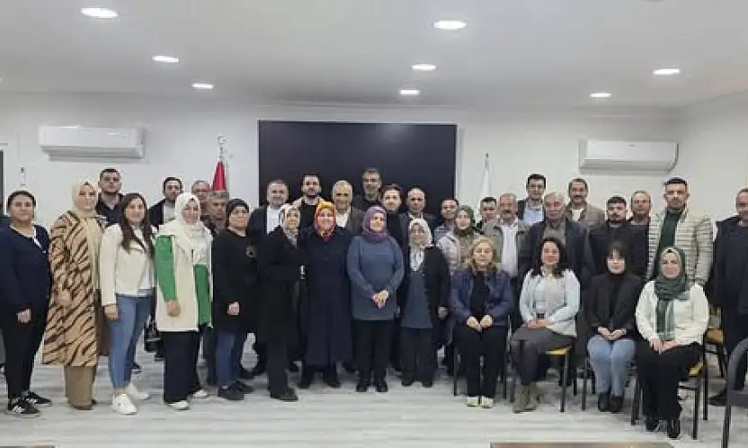 AK Parti Tire'de Mahalle Başkanları Toplantısı Gerçekleştirildi