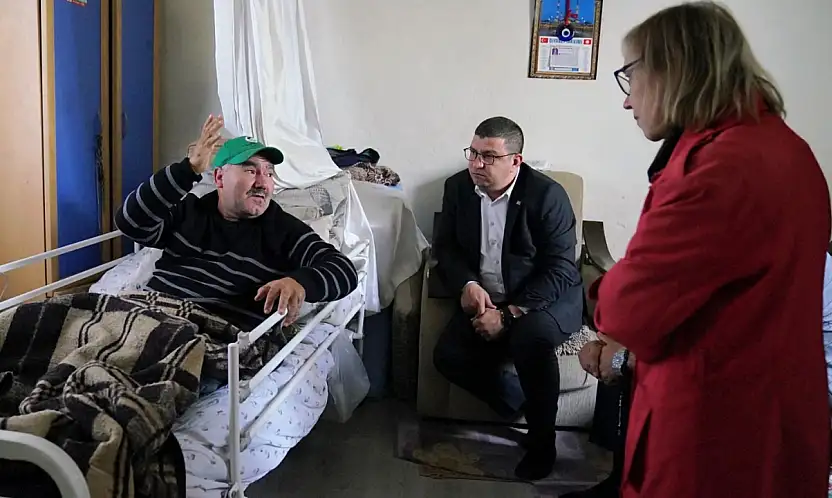 Başkan Okuroğlu, Engelli Vatandaşı Evinde Ziyaret Etti