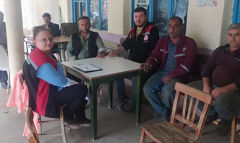 Bayındır'da Cuma Buluşmaları Kapsamında Çiftçilere Bilgilendirme Toplantıları