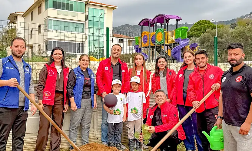 Bayındır'da Gençlerden 'Geleceğe Nefes' Etkinliği