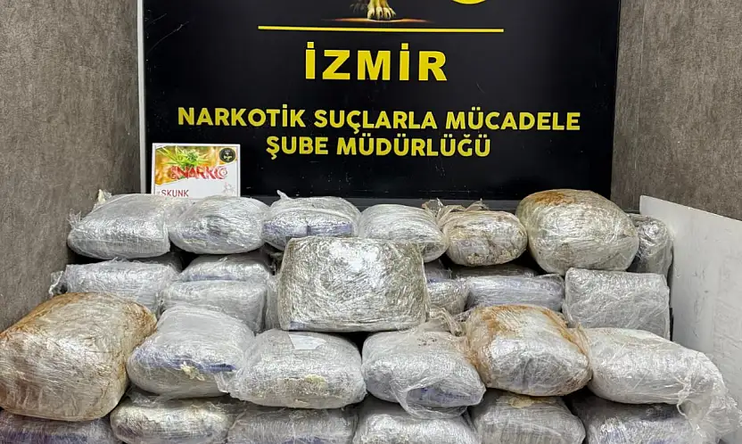 ÇEŞME'DE 65 KİLO ESRAR SKANK ELE GEÇİRİLDİ, ŞÜPHELİ TUTUKLANDI