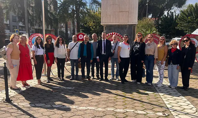 Eğitim-İş'ten Cumhuriyetimizin 102. Yılı Mesajı