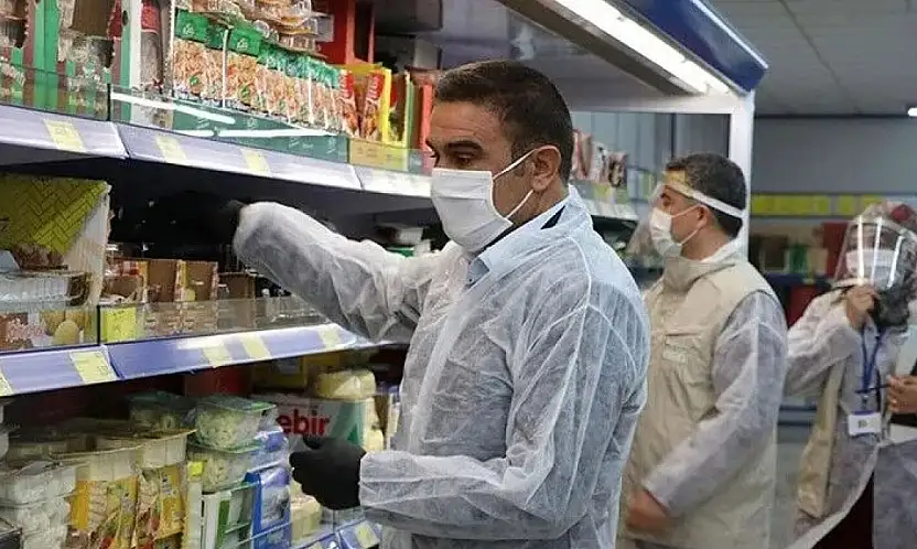 İzmir'de 30 Ton Tarihi Geçmiş Gıda Ele Geçirildi: Bakan Yumaklı 'Geçit Yok' Dedi