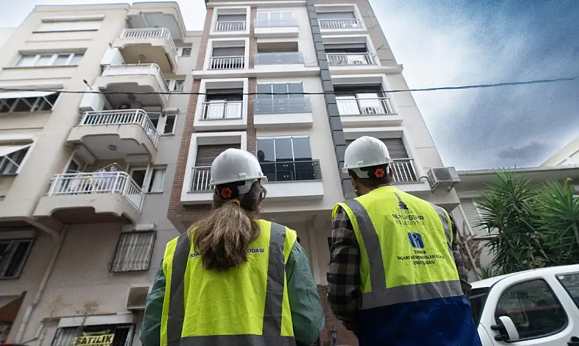 İzmir'de Depreme Dayanıklı Kent İçin 'İzmir Yenileniyor' Başvuruları Açıldı