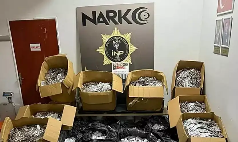 İzmir'de Uyuşturucu Operasyonu: Buca'da Yüz Binlerce Madde Ele Geçirildi