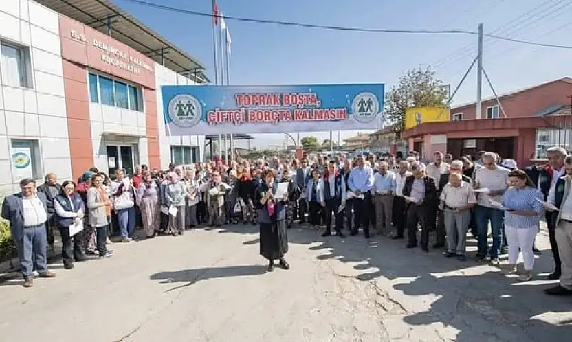 İZMİR KÖYKOOP'TAN KOOPERATİFÇİLİK ÇAĞRISI: 'KOOPERATİFLER YÜK DEĞİL, ÇÖZÜMDÜR'