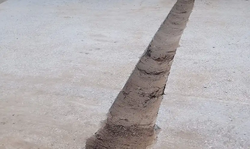 Kazı Çalışması Sonrası Bırakılan Çukur Tepki Çekti