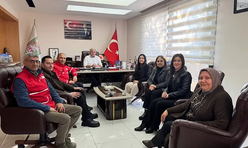 Kiraz Belediye Başkanı Coşkun'a Kızılay Ziyareti