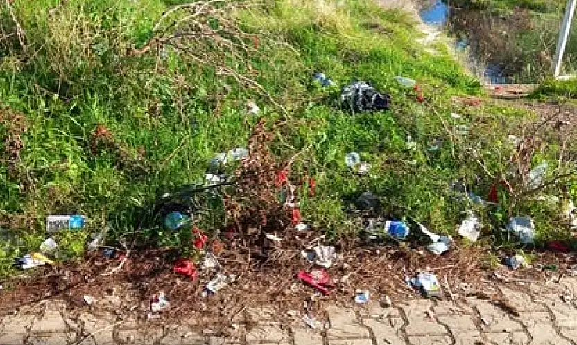 Kiraz'da Çay Kenarı Yürüyüş Yolu Öğrenciler ve Vatandaşlar İçin Tehlike Oluştu