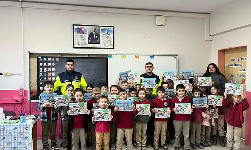 Kiraz'da İlkokul Öğrencilerine Trafik Güvenliği Eğitimi