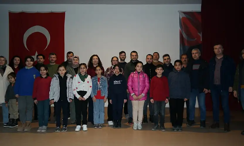 KİRAZ'DA ÖĞRENCİLERE JANDARMADAN TRAFİK GÜVENLİĞİ EĞİTİMİ