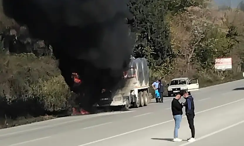 Kiraz-Ödemiş yolunda süt tankeri alev aldı!