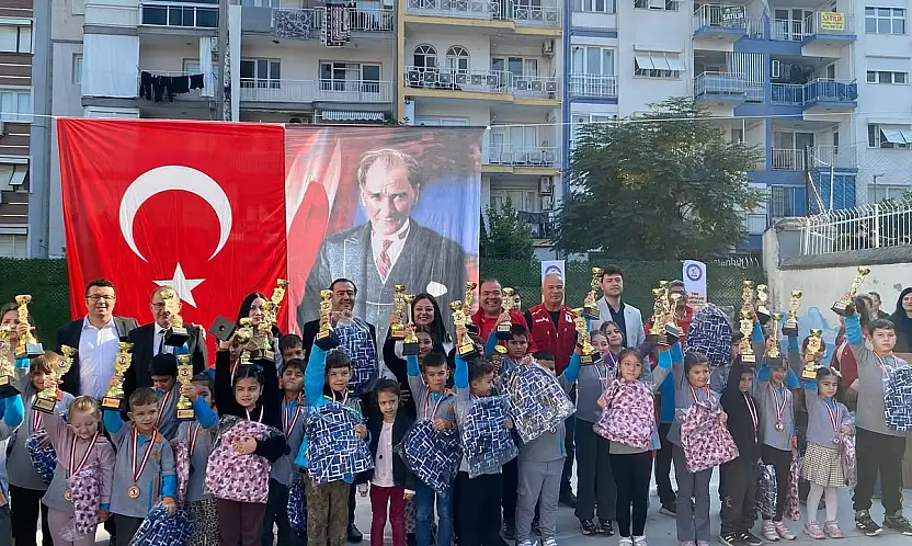 Kurtuluş İlkokulu'na Rekor Kan Bağışı Ödülü