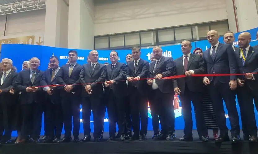 MEDSPARC Uluslararası İş Zirvesi İzmir'de Başladı: Dr. Cemil Tugay Açılışta Konuştu