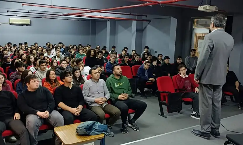 Ödemiş Ayhan Kökmen Fen Lisesi'nde kariyer günü