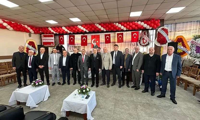 ÖDEMİŞ BERBERLER VE KUAFÖRLER ODASINDA ÖMER SEZGİN GÜVEN TAZELEDİ