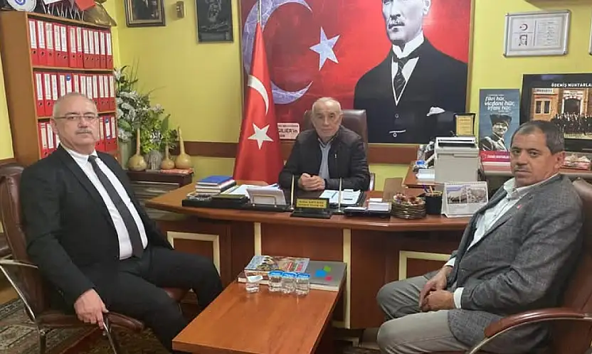 Ödemiş İlçe Millî Eğitim Müdürü Sunullah Desticioğlu'ndan Muhtarlar Derneğine Ziyaret