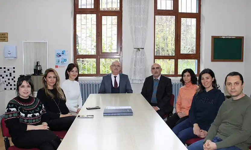 ÖDEMİŞ İLÇE MİLLÎ EĞİTİM MÜDÜRÜ DESTİCİOĞLU'NDAN BADEMLİ ŞÜKRÜ SARAÇOĞLU İLKOKULU'NA ZİYARET