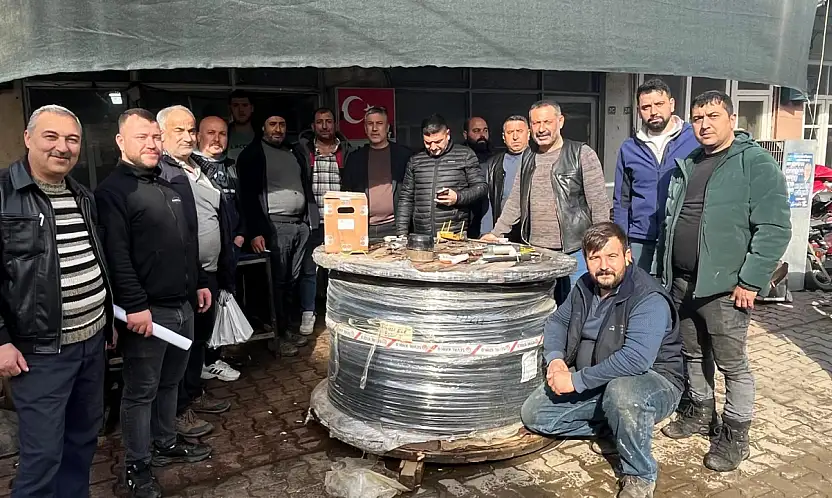 ÖDEMİŞ MADENİ İŞLER DEMİRCİLER ODASI BAŞKAN ADAYI HAKAN GÜÇLÜ YAĞMUR ÇAMUR DEMEDEN SAHADA
