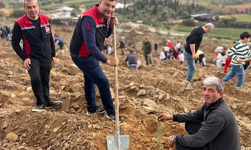 Ödemiş'te Milli Ağaçlandırma Günü'nde Fidanlar Toprakla Buluştu