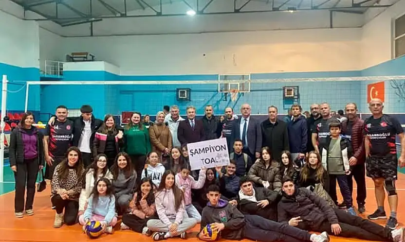 Ödemiş'te Öğretmenler Arası Voleybol Turnuvası Büyük Finalle Tamamlandı