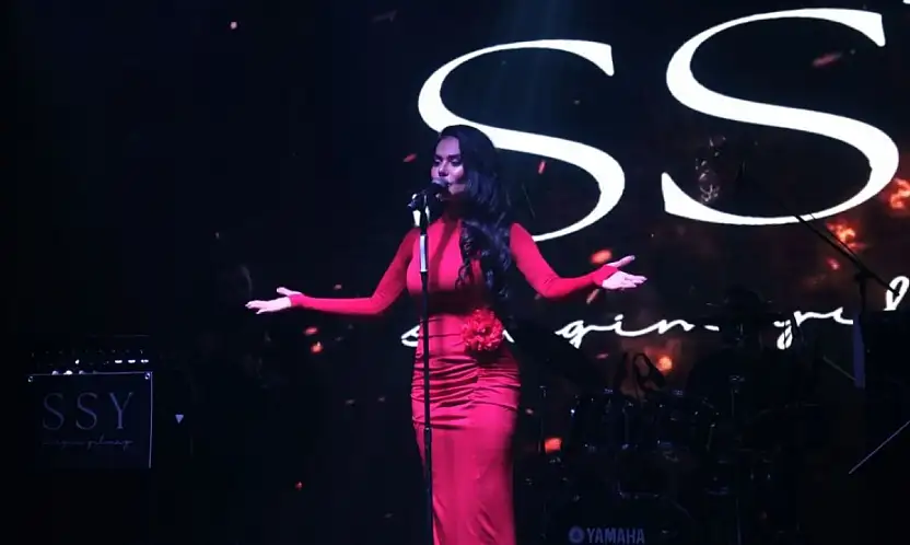 ÖDEMİŞ'TE SEVGİM YILMAZ KONSERİNE YOĞUN İLGİ