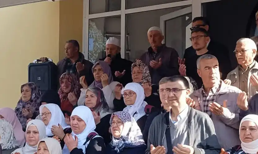 Ödemiş'te Umre Yolcuları Dualarla Uğurlandı