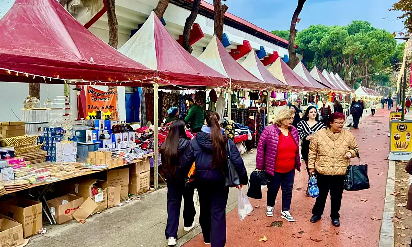 ÖDEMİŞ'TE YÖRESEL ÜRÜNLER FUARI AÇILDI: YENİ YILA ÖZEL ALIŞVERİŞ FIRSATI