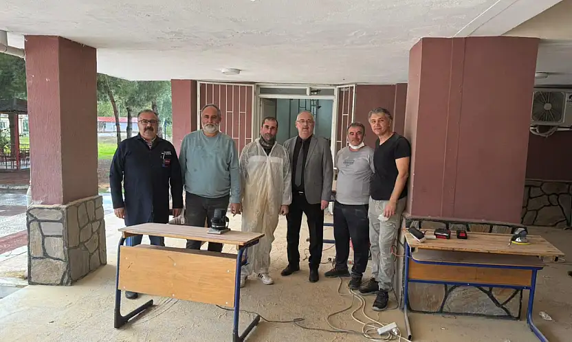 Ödemişli Öğretmenlerden Örnek Davranış: Ara Tatilde Okullarını Yenilediler