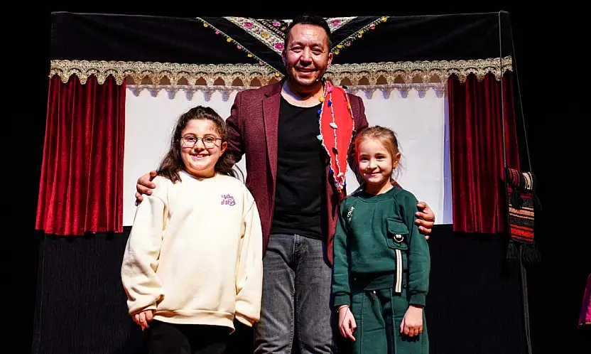 Öğrenciler, Geleneksel Türk Tiyatrosu ile Buluştu