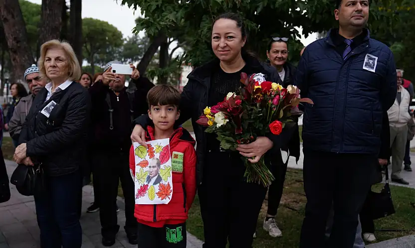 Sirenler Çaldı, Ata'ya Saygı Nöbeti Başladı