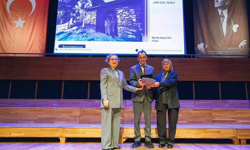 TARİHE SAYGI'DA ÖDEMİŞ DAMGASI: 6 ÖDÜL BİRDEN