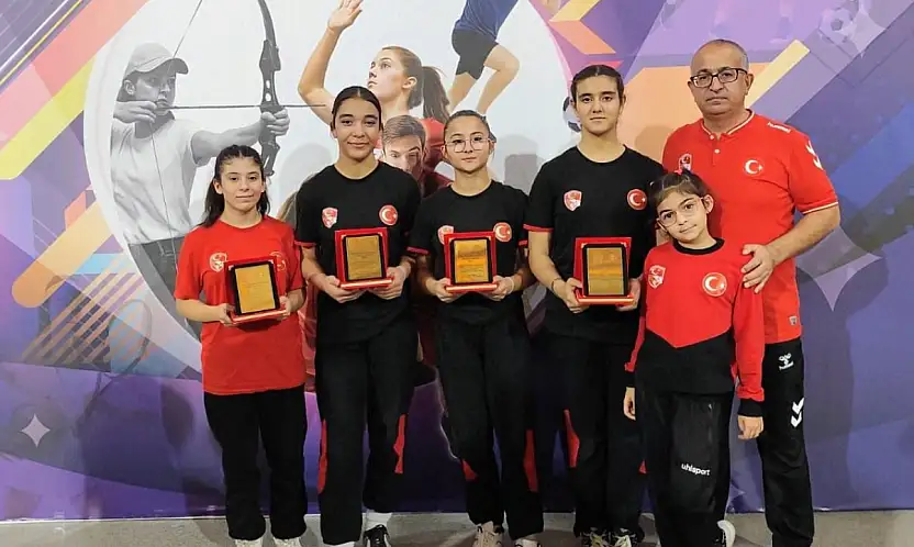 Tire Belediyesi Spor Kulübü'nün Genç Sporcuları Prestijli Törende Ödüllerini Aldı