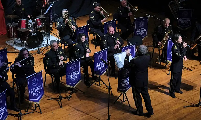 TİRE BELEDİYESİ TARİHİ ARMONİ BANDOSU'NDAN MÜZİK ZİYAFETİ