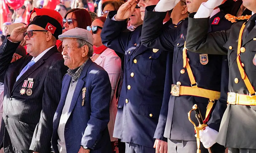 Tire, Cumhuriyet Bayramı'nı Coşkuyla Kutladı