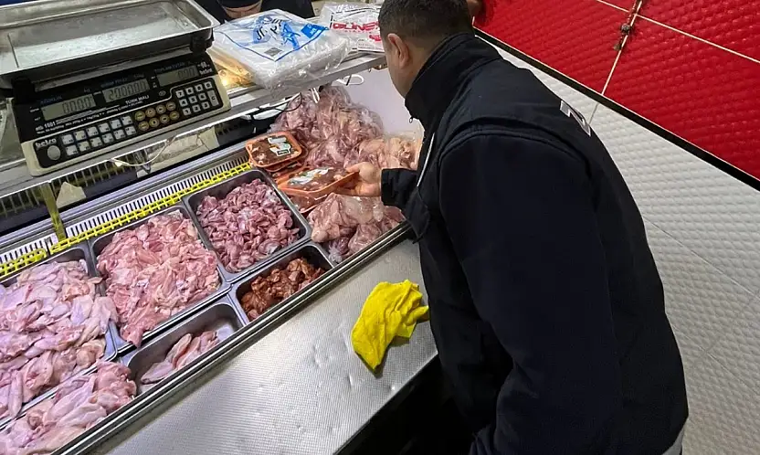 Tire'de Çiğ Tavuk Satıcılarına Sıkı Denetim