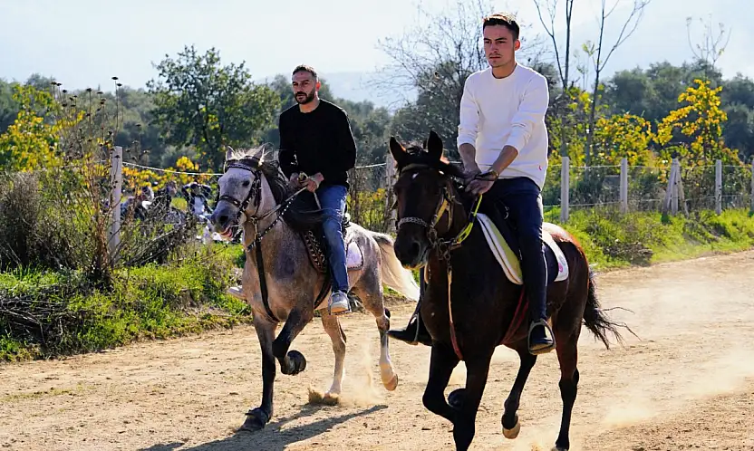 Tire'de Geleneksel Rahvan At Yarışları Nefes Kesti!