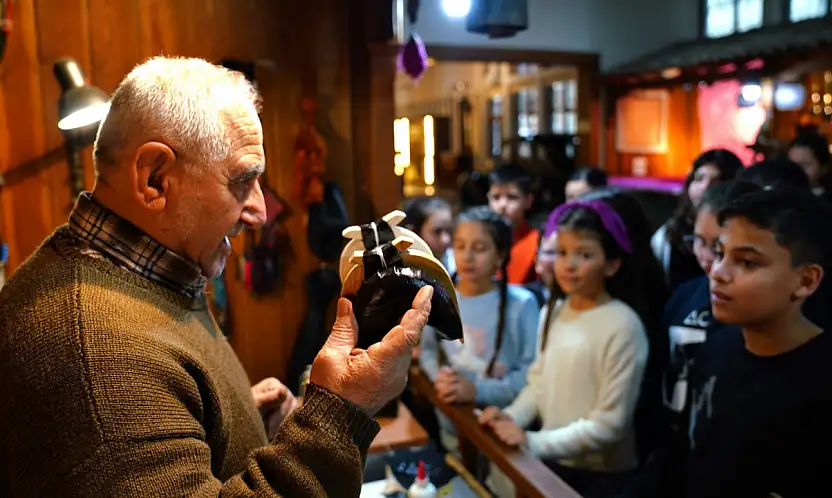 Tire'de Öğrenciler, Karne Sevincini Sinema Keyfiyle Yaşadı