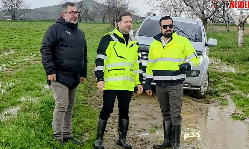 Tire'de sel incelemesinden zor anlar: Başkan gazeteciyi kurtardı