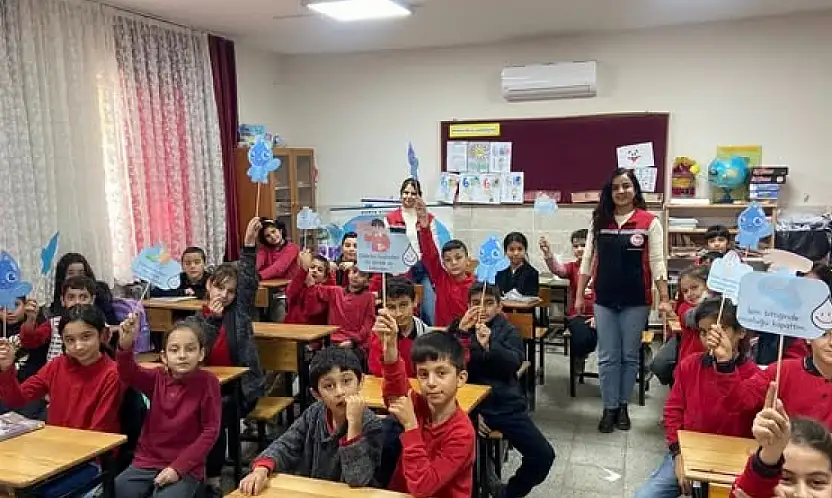 Tire'de Su Gönüllülerinin Sayısı Artıyor: Öğrencilere Su Tasarrufu Eğitimi