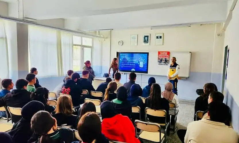 Tire İlçe Sağlık Müdürlüğü Bilgilendirme ve Farkındalık Eğitimlerine Devam Ediyor