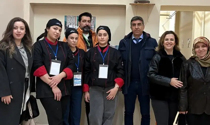 Tireli öğrencilerden bronz başarı